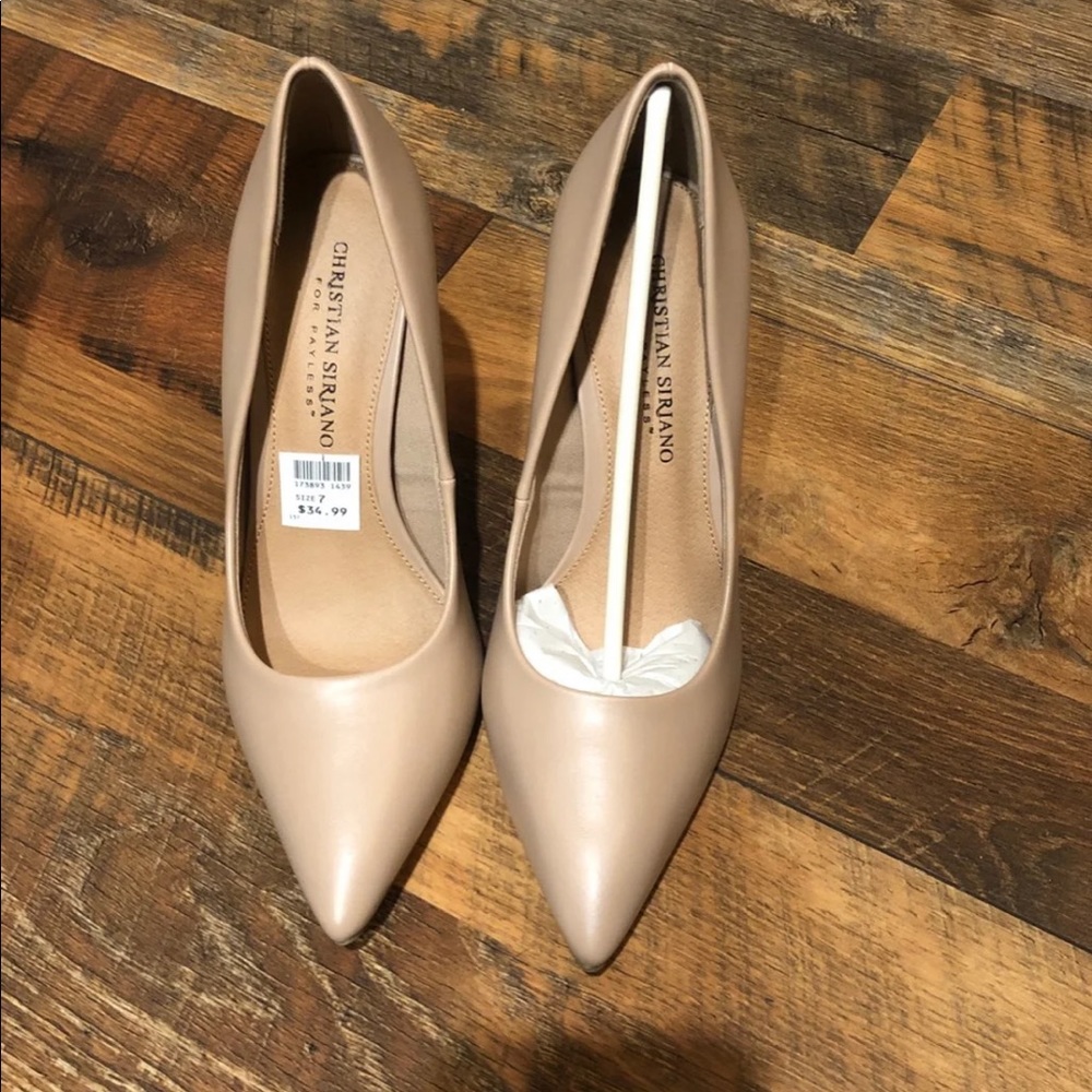 Nude Pumps
